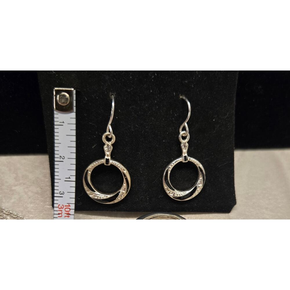 Avon 3 pc set Necklace Earrings Ring Black Silver Tone Classic Style NEW - Picture 10 of 10